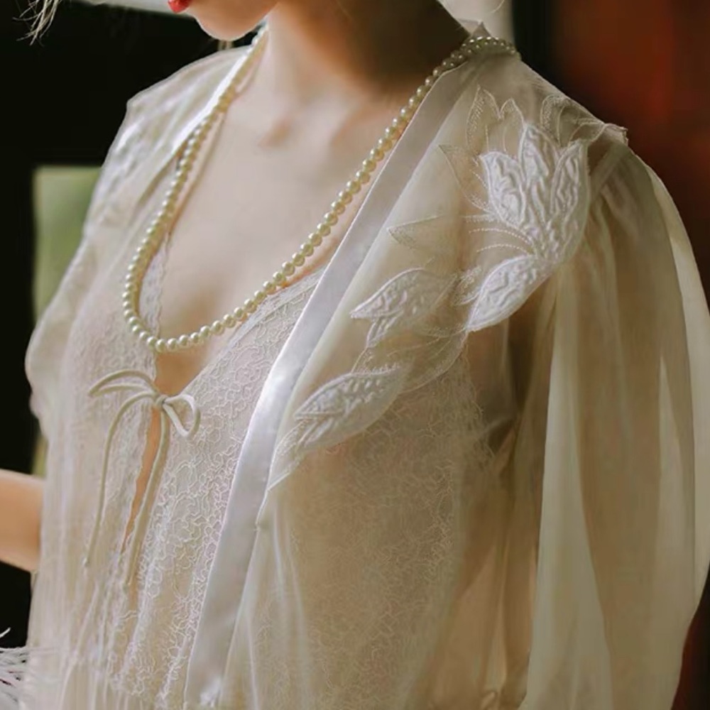 Meshed robe